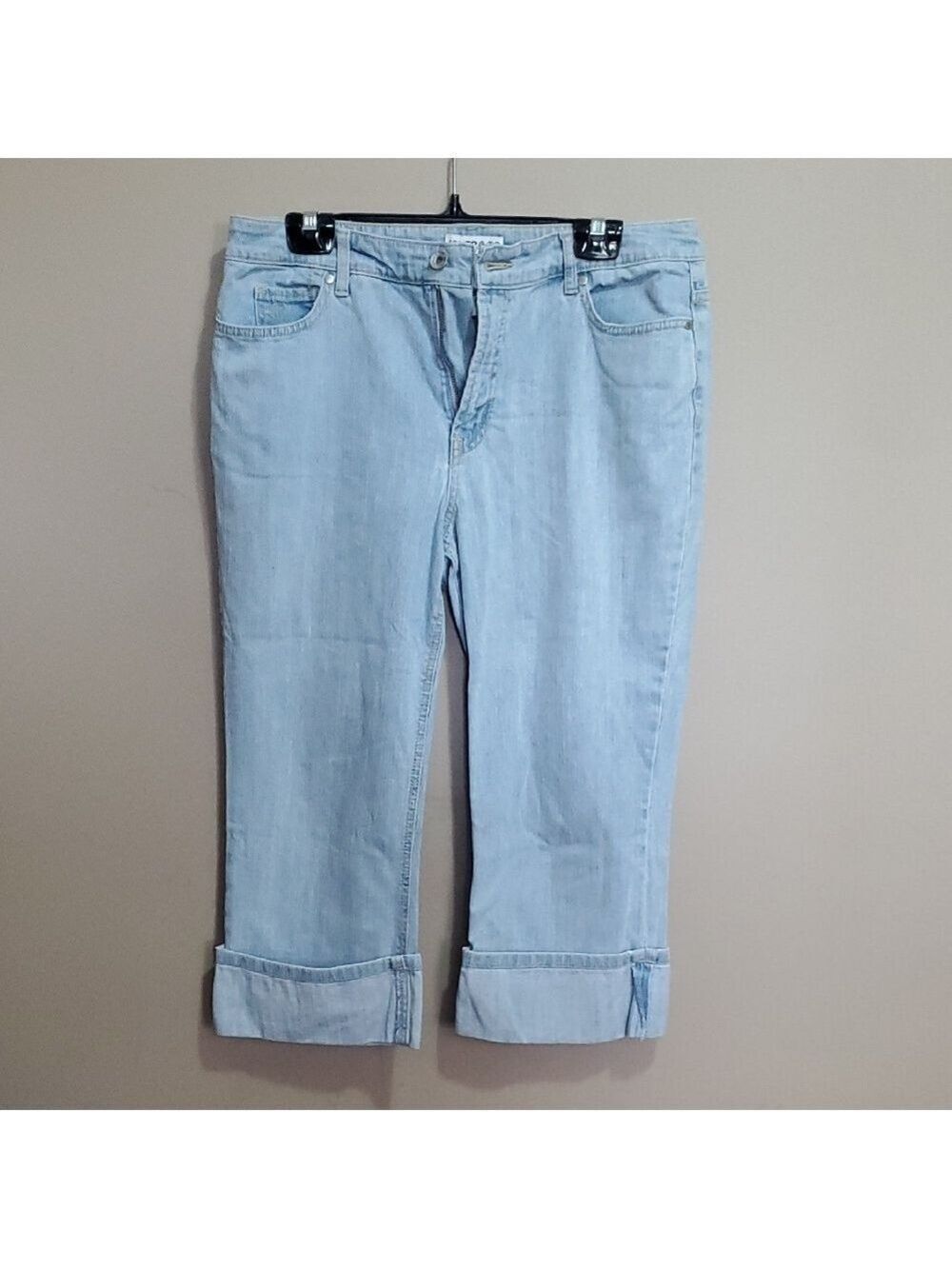 Jones & Co Light Blue Women's Cropped Jeans Size 10